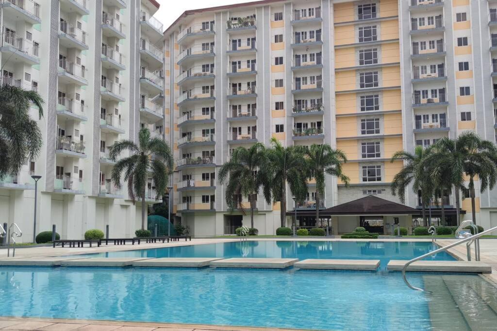 Cherolds Place Lovely 1 Bedroom Condo With Balcony Manila Exterior photo